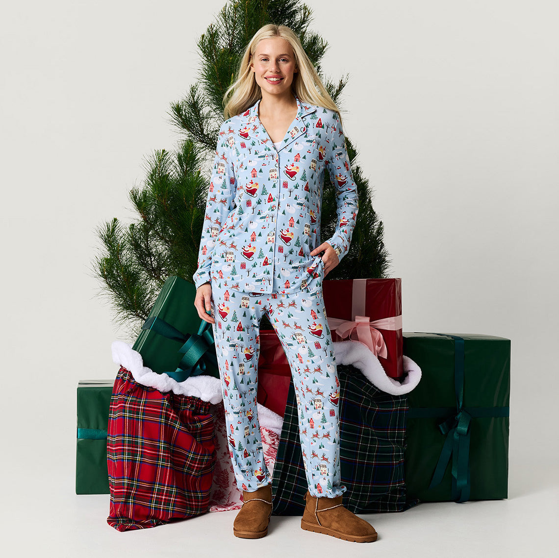 Christmasville Women's Luxe Pajama Pant Set